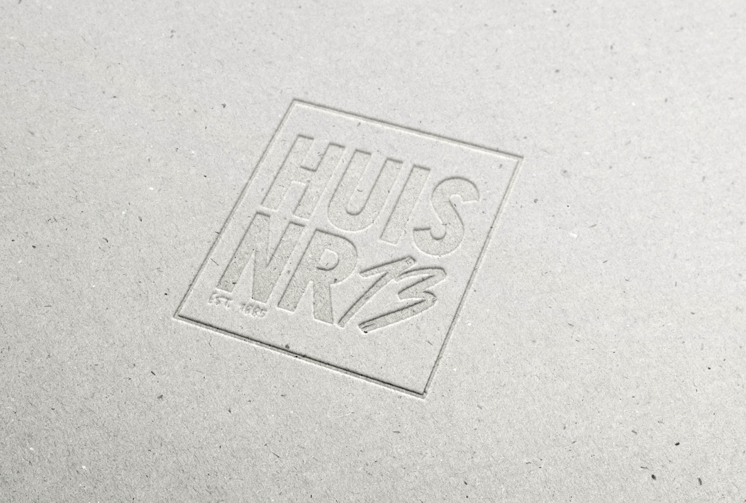 logo2-mockup1
